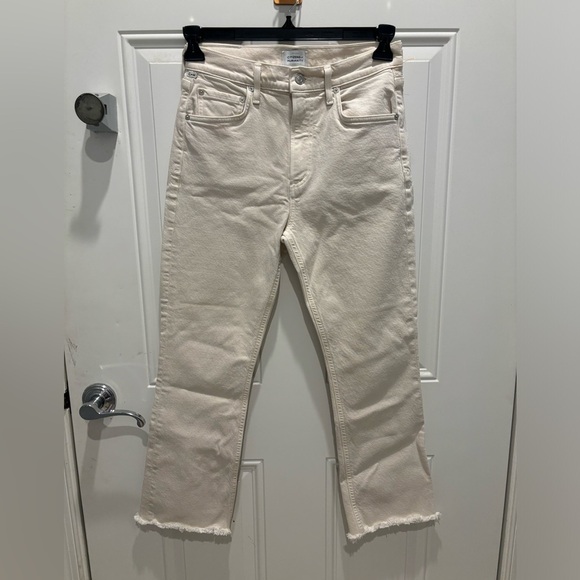 Citizens Of Humanity Isola Mid Rise Cropped Boot
In Almondette - Picture 5 of 10